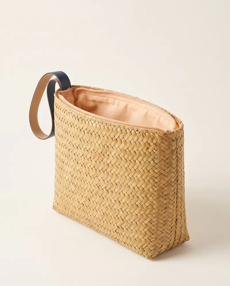 Krajood-Handytasche mit Reißverschluss – Krajood-Handytasche mit rosa Futter, in der Hand gehalten